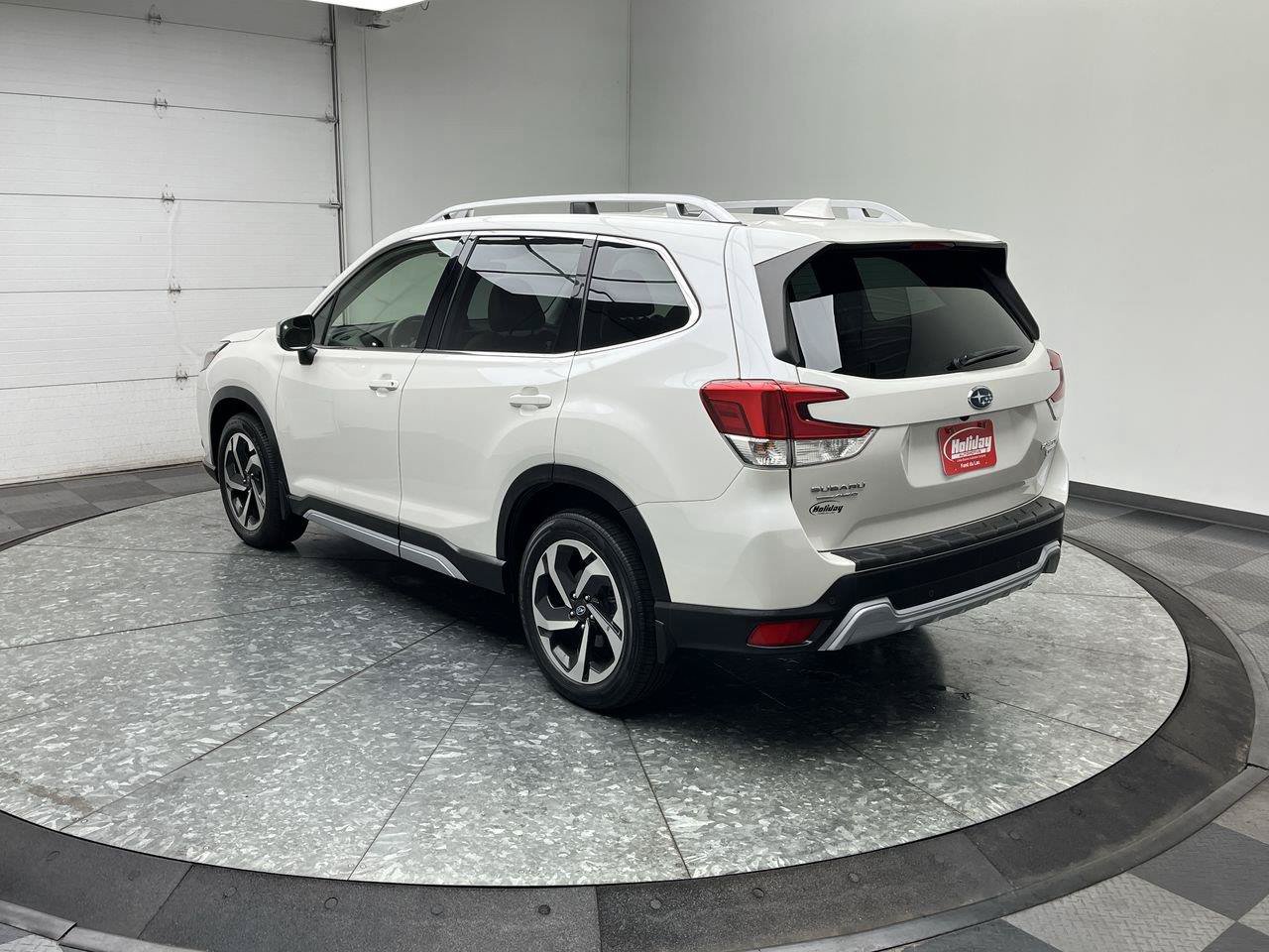 Used 2022 Subaru Forester Touring w/ Popular Package #3 AWD/4WD image 2