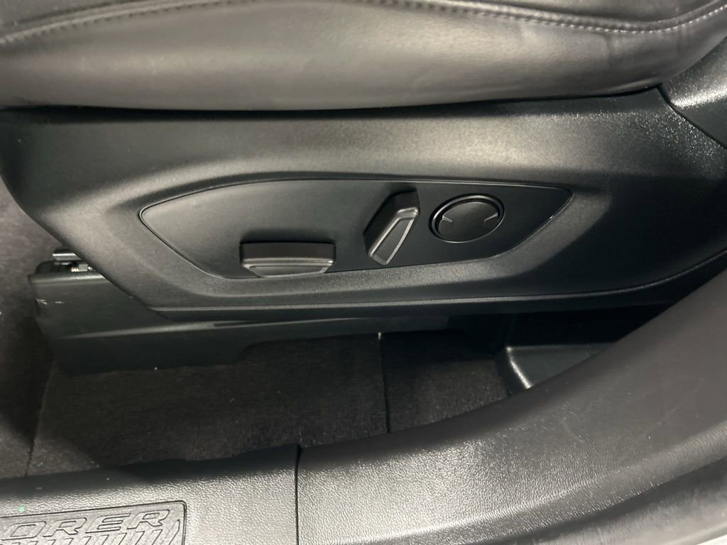 Used 2023 Ford Explorer XLT w/ Equipment Group 202A image 10