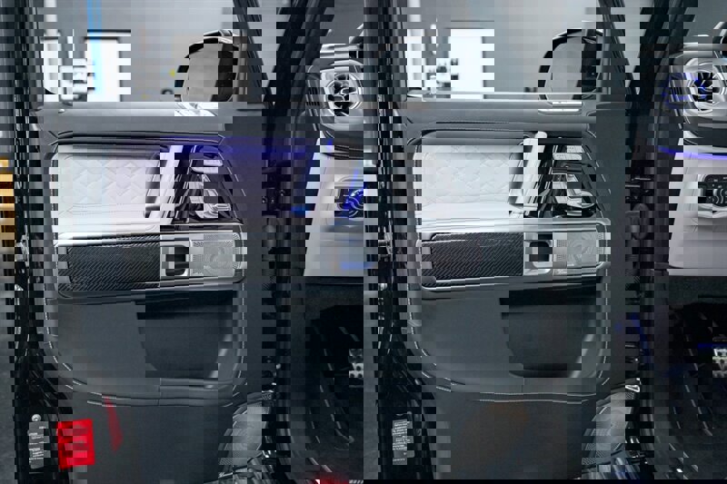 Used 2025 Mercedes-Benz G 63 AMG AMG G 63 image 32