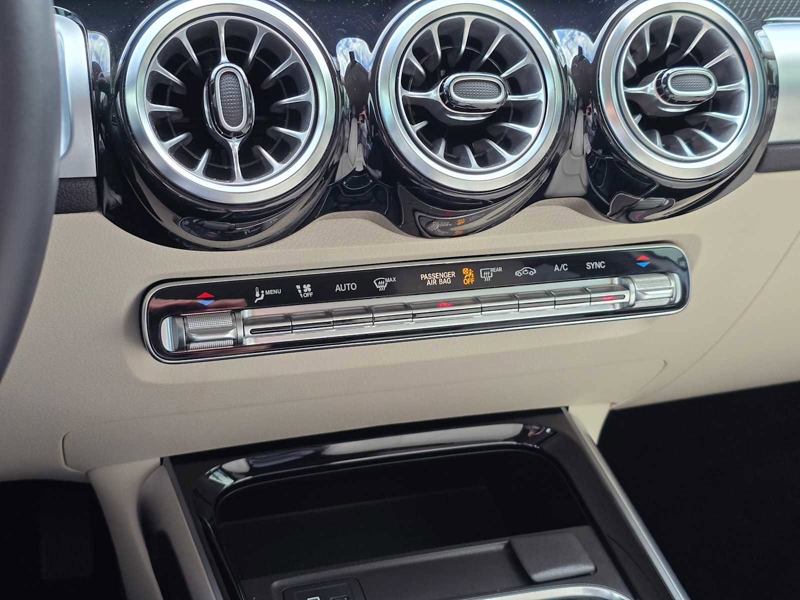 Used 2022 Mercedes-Benz GLB 250 GLB 250 image 24