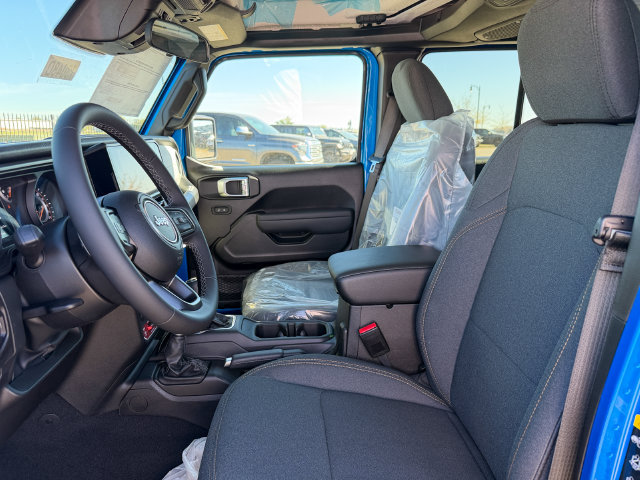 New 2026 Jeep Gladiator Sport AWD/4WD image 13