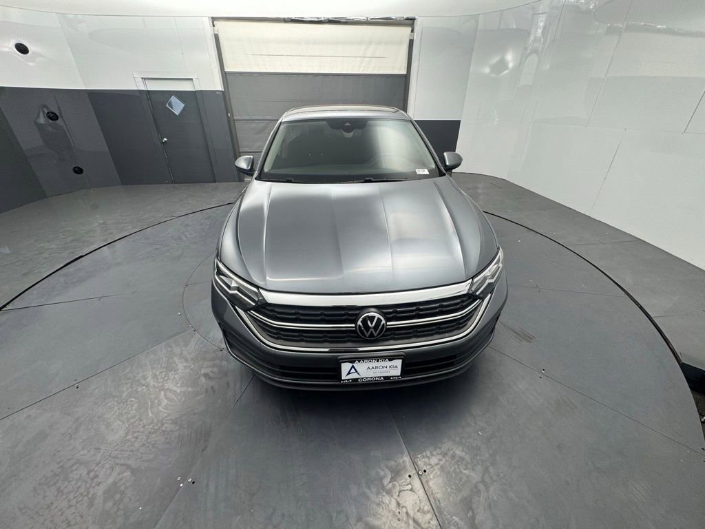 Used 2024 Volkswagen Jetta S image 8