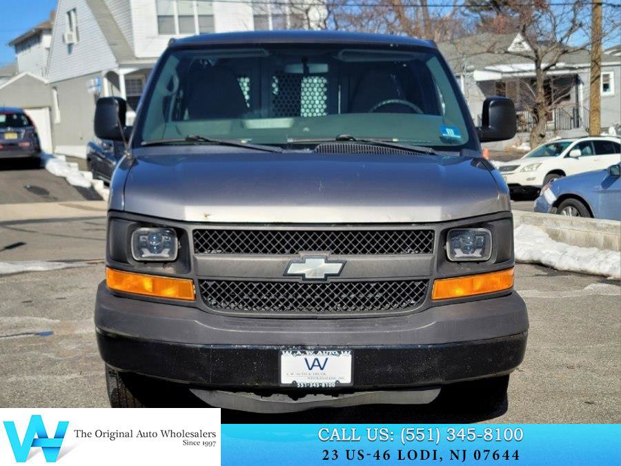 Used 2010 Chevrolet Express 2500 image 2