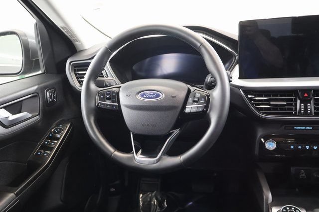 Used 2025 Ford Escape Platinum AWD/4WD image 16