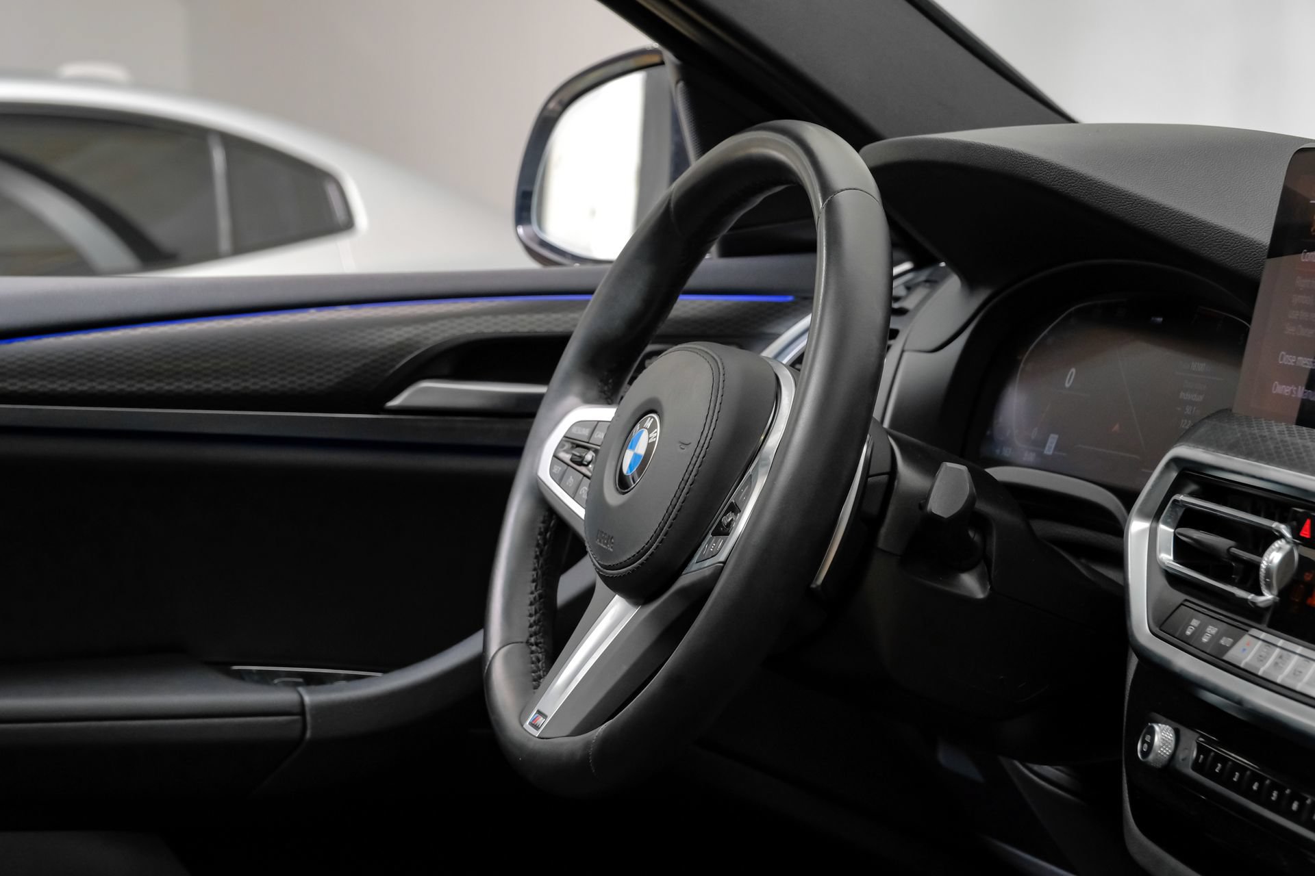 Used 2024 BMW X4 xDrive30i w/ M Sport Package AWD/4WD image 18
