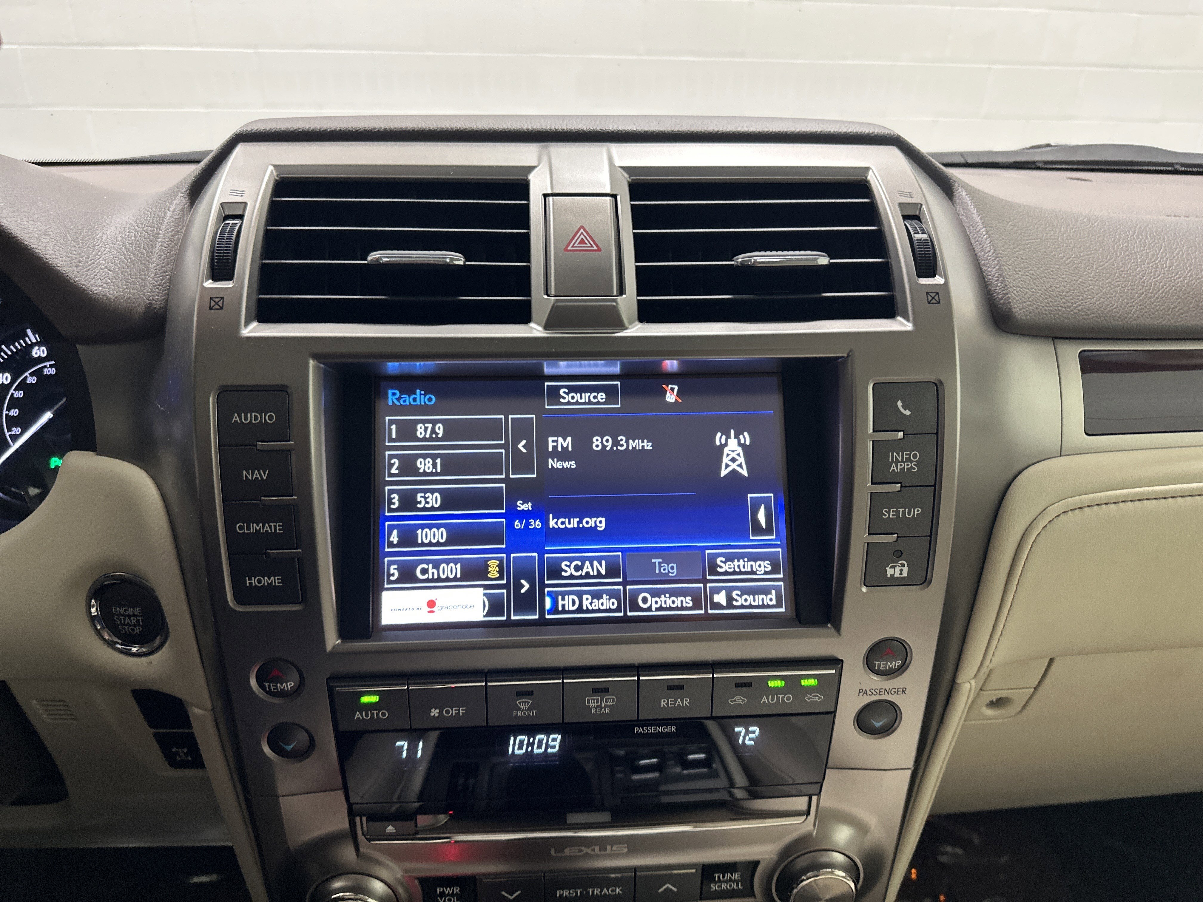 Used 2019 Lexus GX 460 Premium w/ Premium Package AWD/4WD image 23