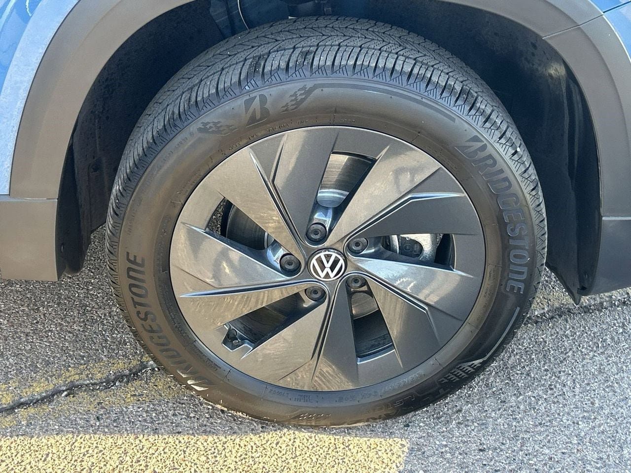 Certified 2025 Volkswagen Taos S FWD image 6