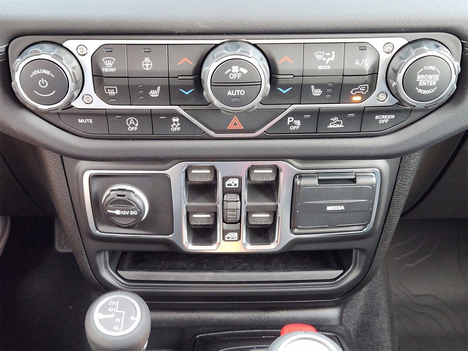 New 2026 Jeep Wrangler Unlimited Sahara image 28