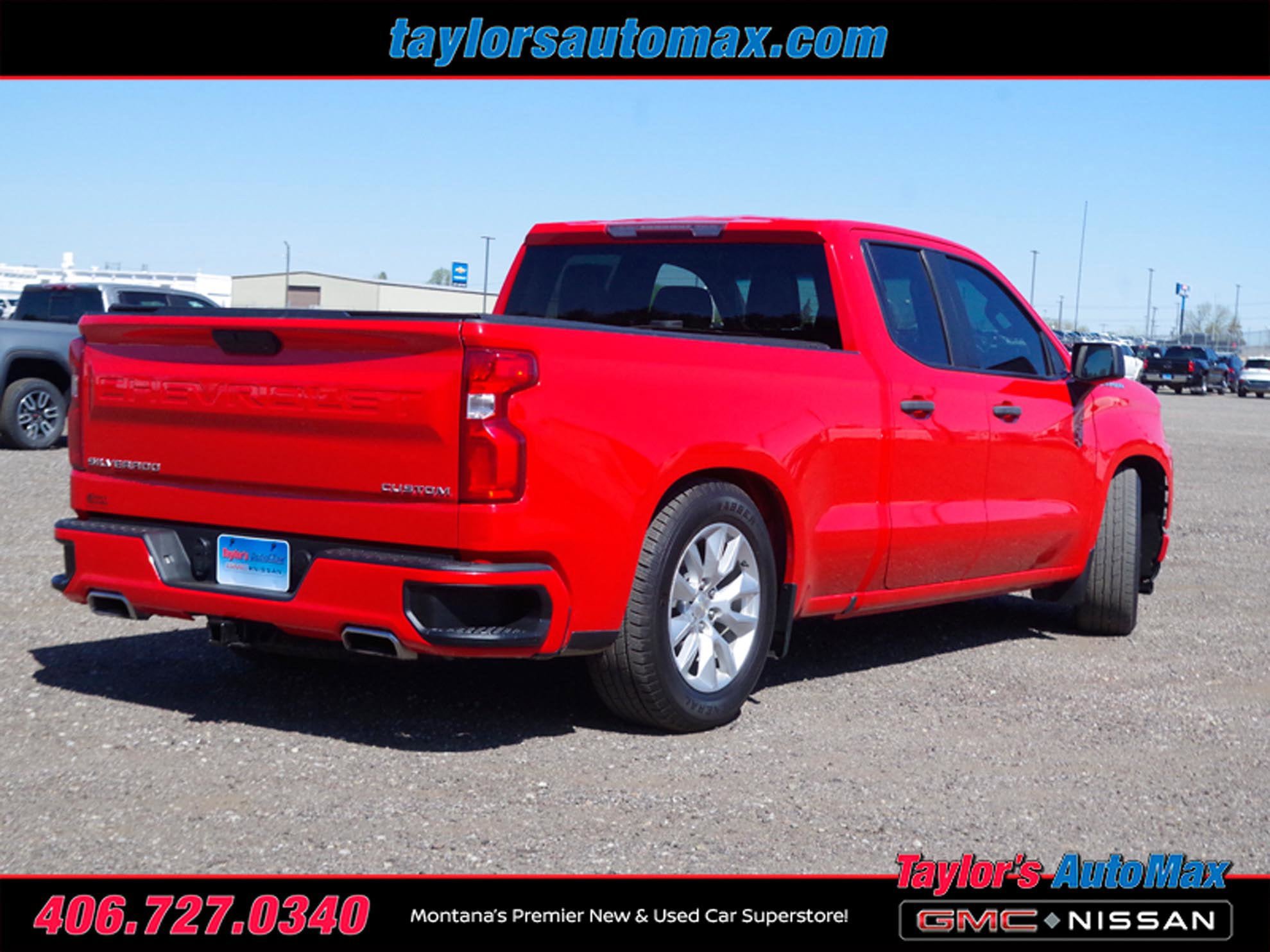 Used 2019 Chevrolet Silverado 1500 Custom w/ Custom Value Package AWD/4WD image 3