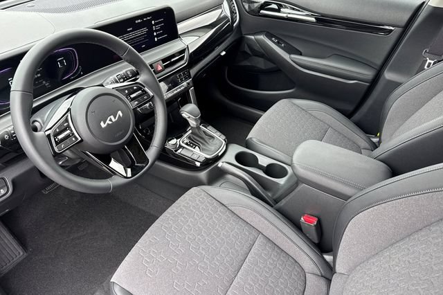New 2026 Kia Seltos S FWD image 11