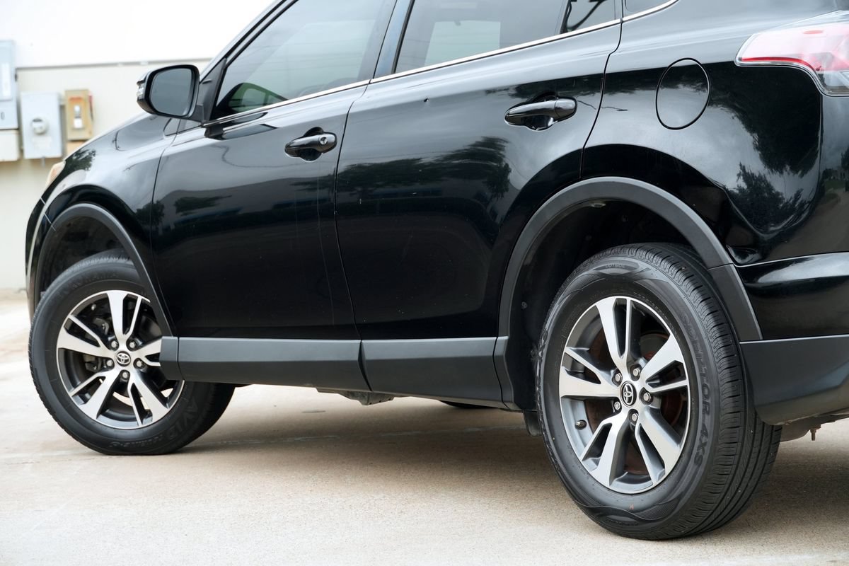 Used 2016 Toyota RAV4 XLE w/ Convenience Package FWD image 33