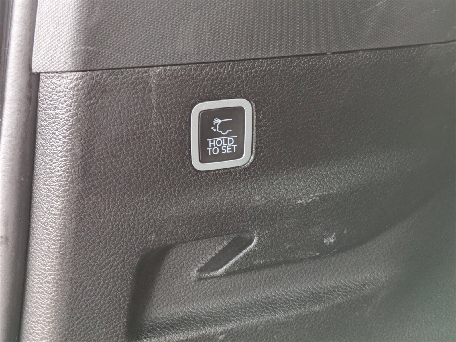 Used 2024 Jeep Wagoneer L Series III w/ Flexible Seating Group image 14