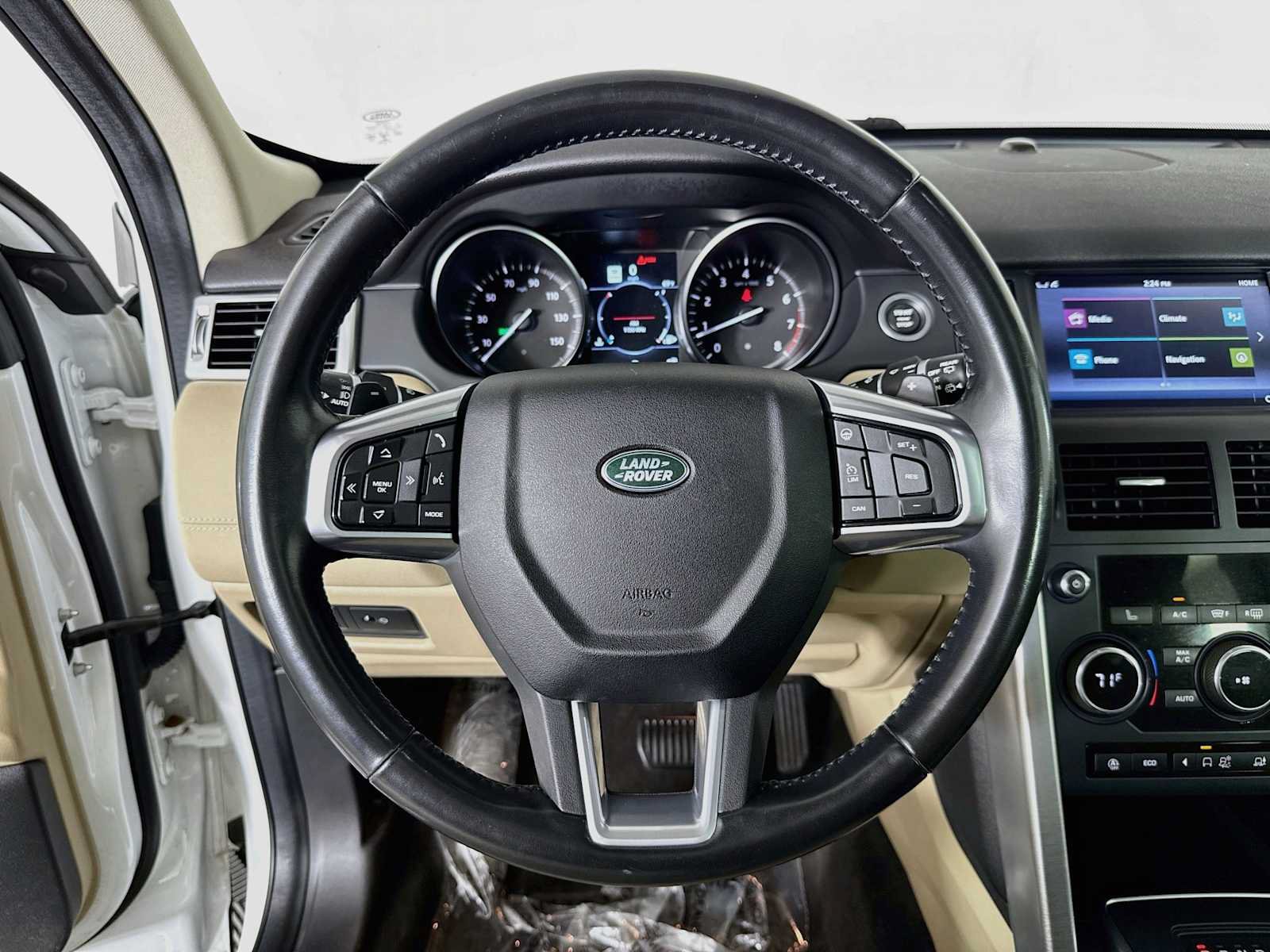 Used 2018 Land Rover Discovery Sport HSE AWD/4WD image 11