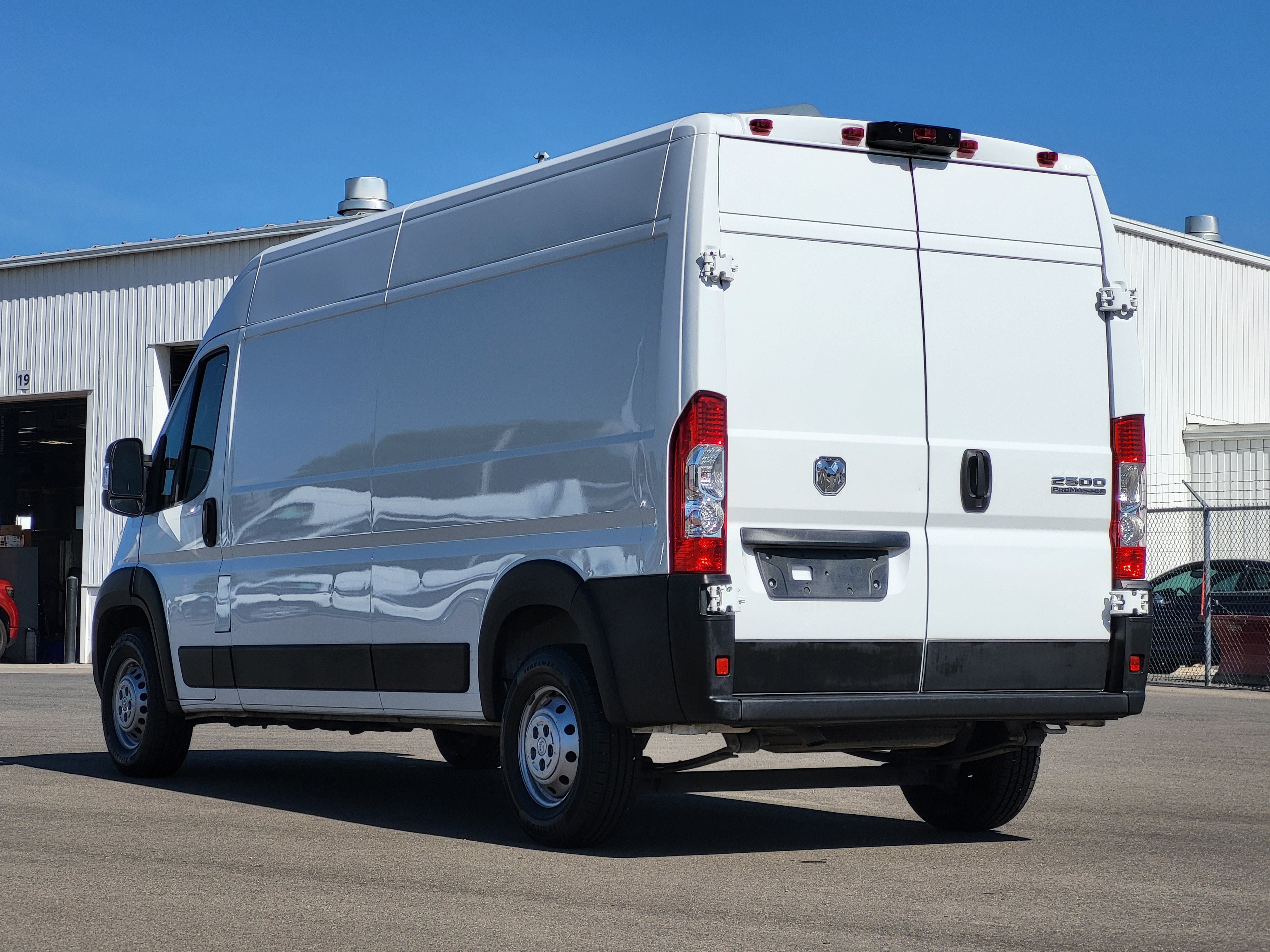 Used 2025 RAM ProMaster 2500 w/ Convenience Group FWD image 5
