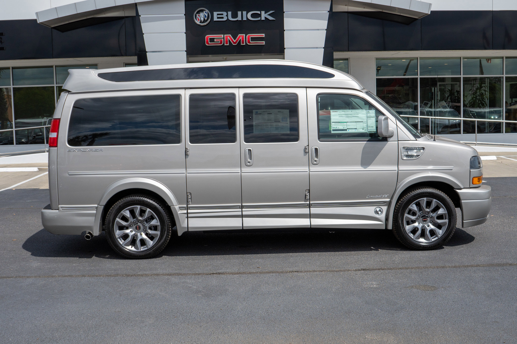 New 2026 GMC Savana 2500 w/ Driver Convenience Package image 2