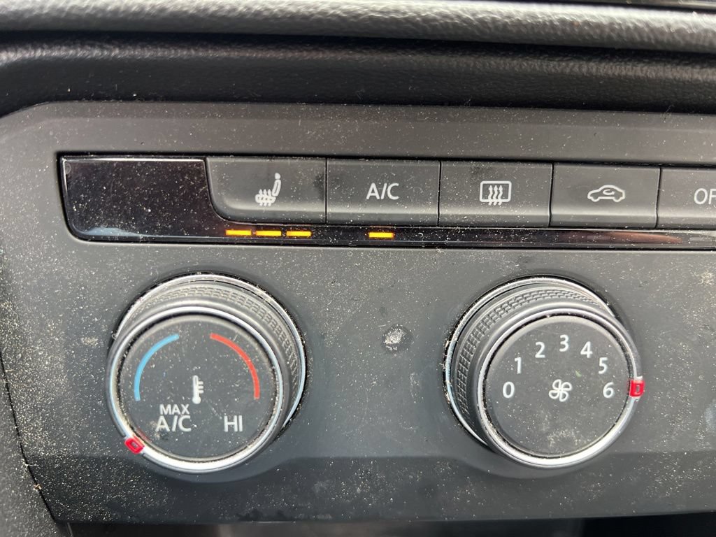 Used 2022 Volkswagen Taos SE FWD image 29