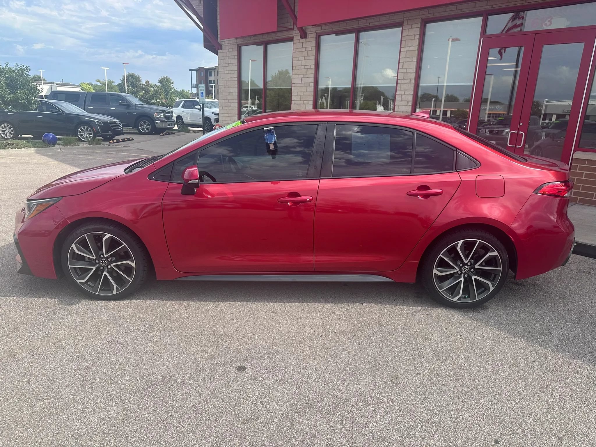 Used 2020 Toyota Corolla SE FWD image 8
