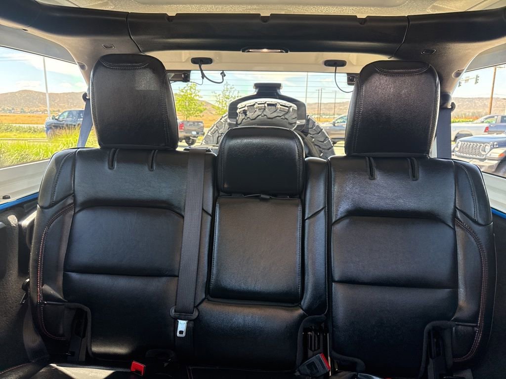 Used 2022 Jeep Wrangler Unlimited Rubicon w/ LED Lighting Group AWD/4WD image 22
