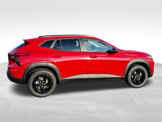 New 2026 Chevrolet Trax LT w/ Midnight Edition FWD image 2