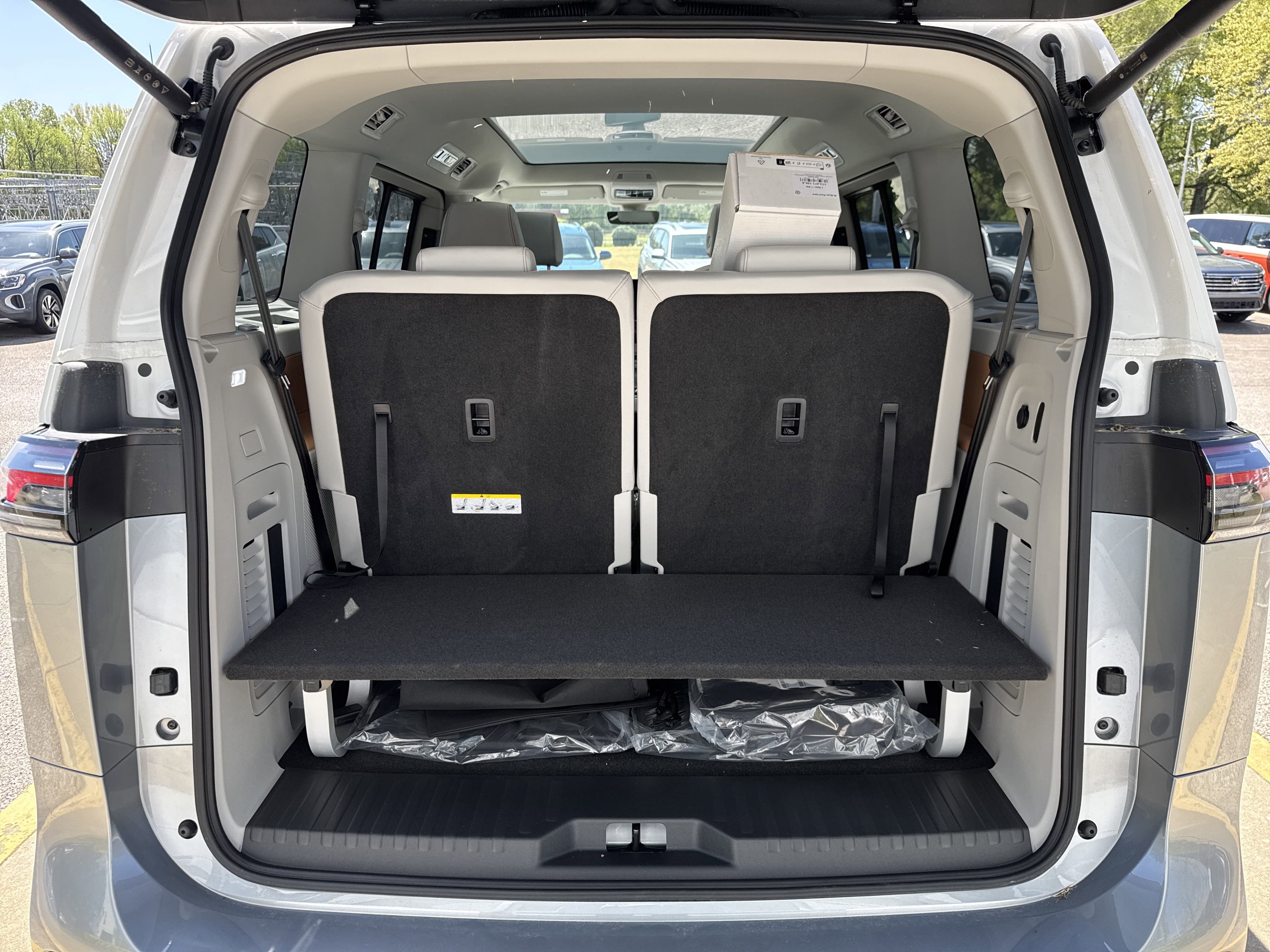 New 2025 Volkswagen ID. Buzz 1st Edition image 4