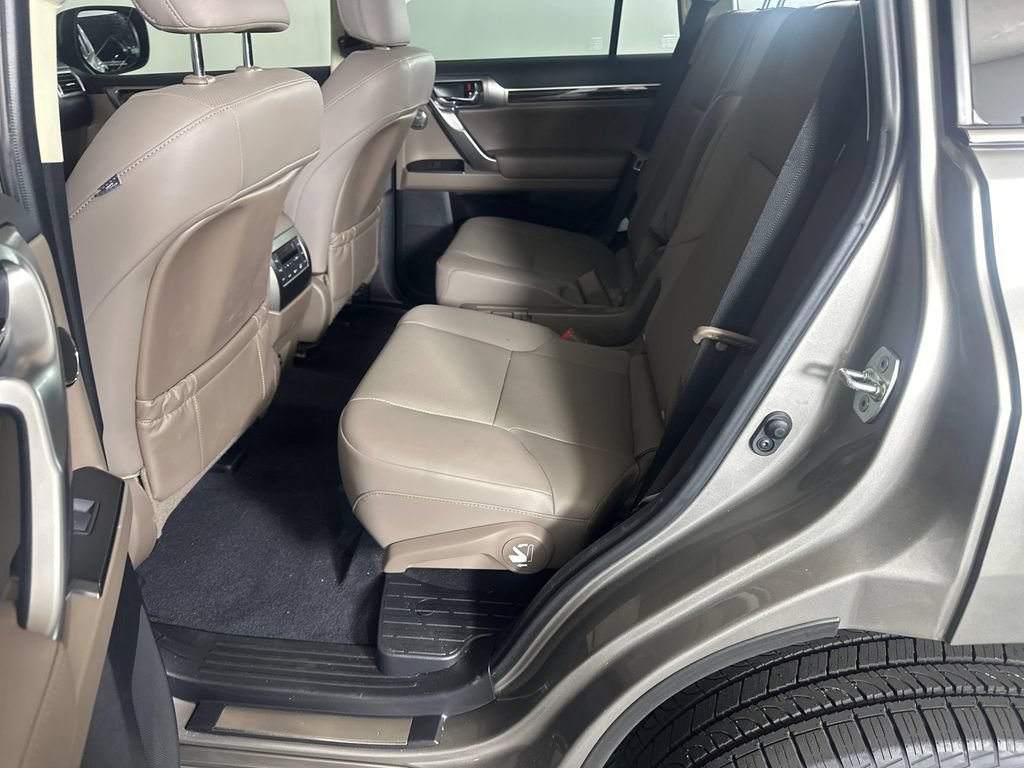 Used 2023 Lexus GX 460 Premium w/ Accessory Package AWD/4WD image 20