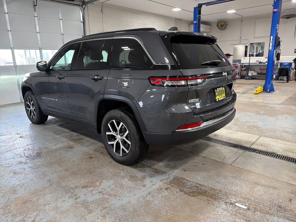 Used 2024 Jeep Grand Cherokee Limited AWD/4WD image 58