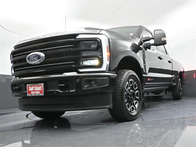 Used 2025 Ford F350 Platinum w/ FX4 Off-Road Package AWD/4WD image 31