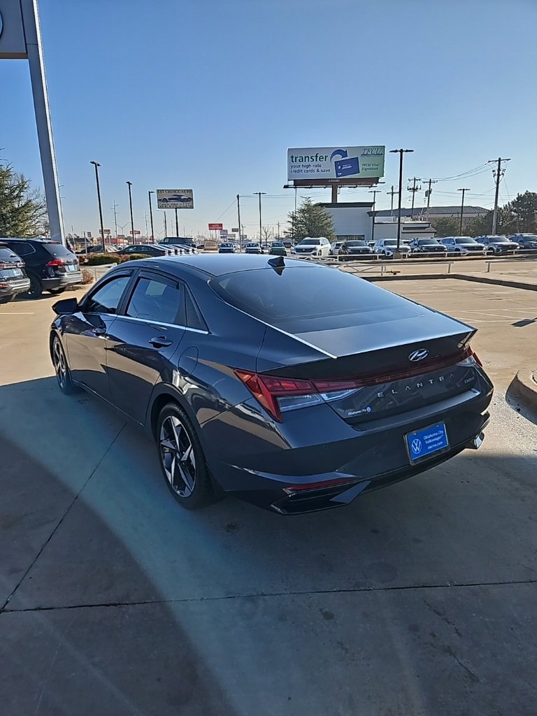 Used 2023 Hyundai Elantra Limited image 7