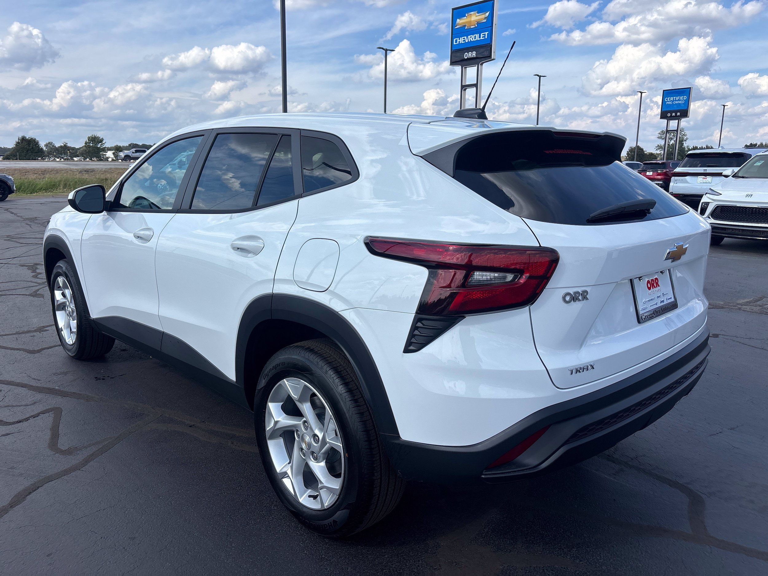 New 2026 Chevrolet Trax LS w/ LS Convenience Package FWD image 4