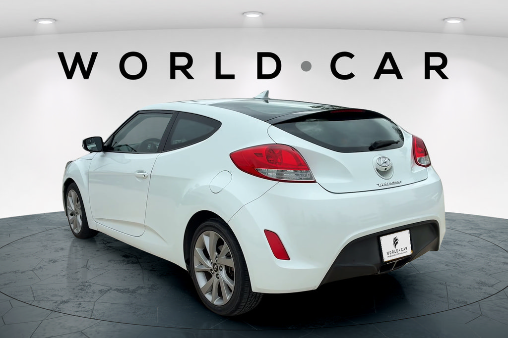 Used 2016 Hyundai Veloster FWD image 14