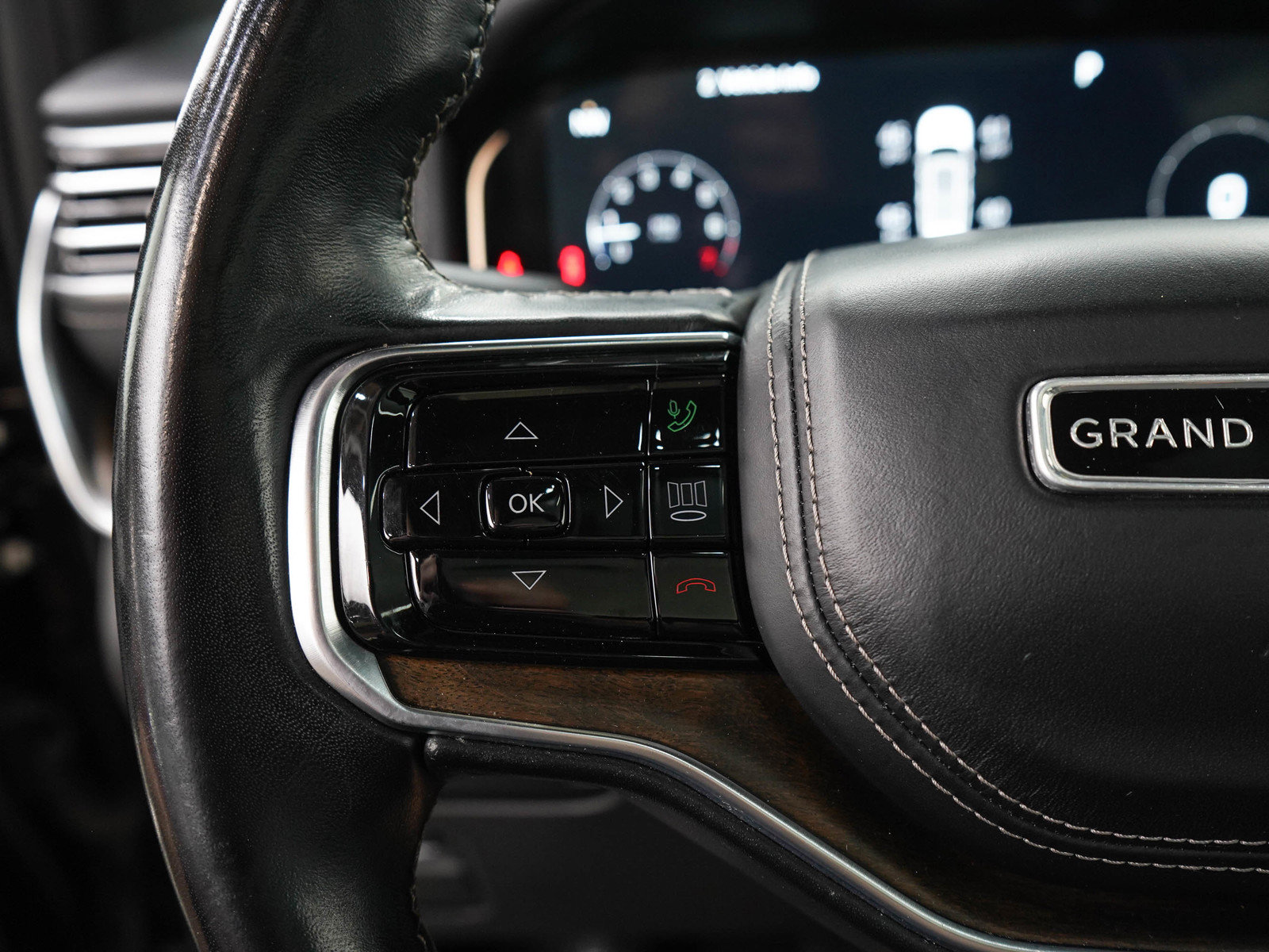 Used 2023 Jeep Grand Wagoneer Series II AWD/4WD image 27