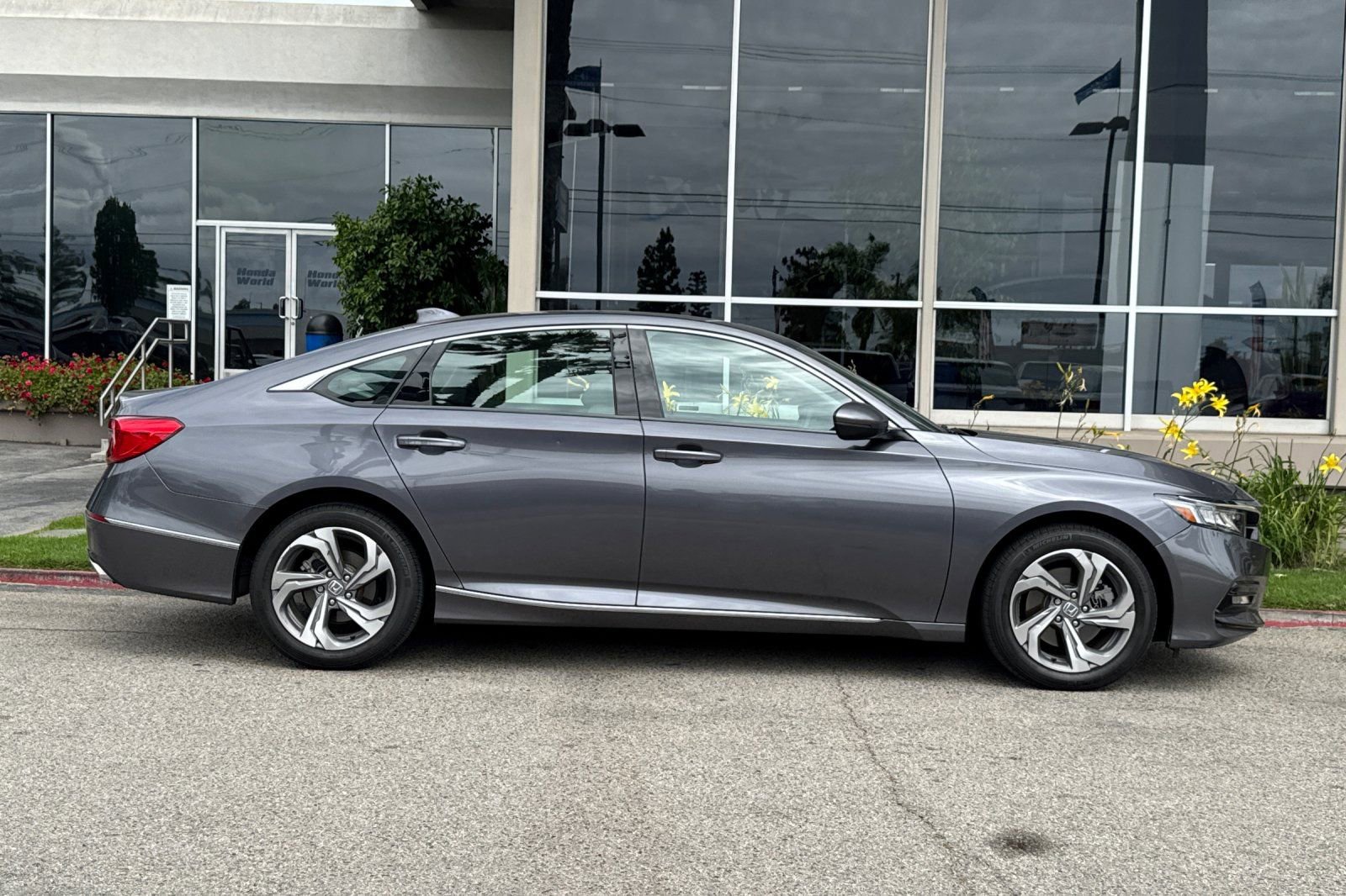 Used 2018 Honda Accord EX-L image 4