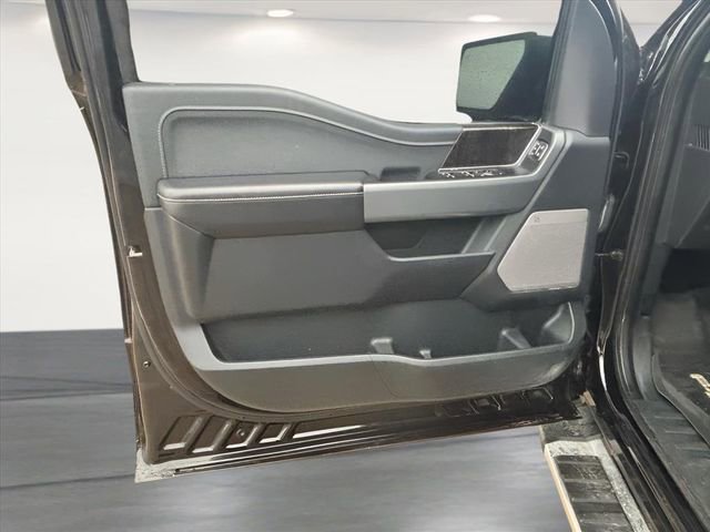 Used 2022 Ford F150 Lariat w/ Max Trailer Tow Package image 23