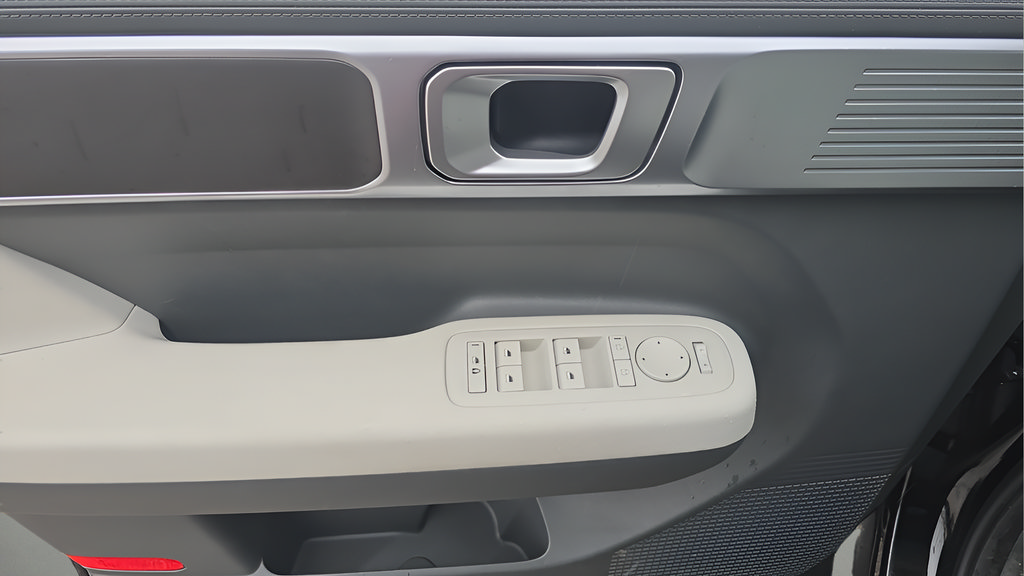 Certified 2026 Hyundai Santa Fe SE AWD/4WD image 17