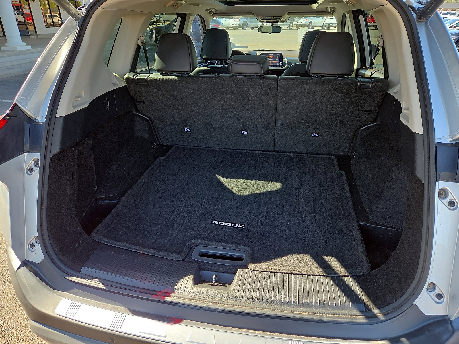 Used 2021 Nissan Rogue SV w/ Premium Package FWD image 8