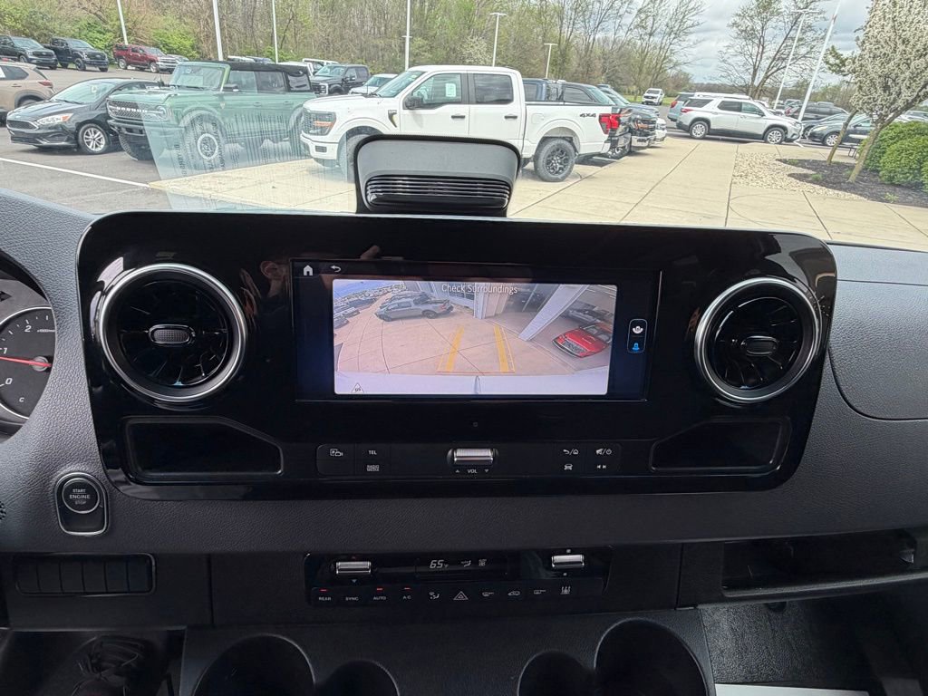 Used 2025 Mercedes-Benz Sprinter 2500 image 16