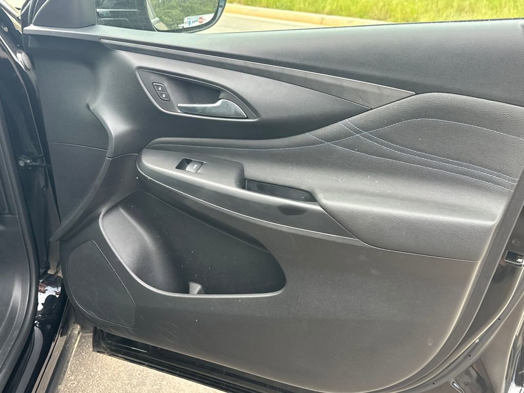 Used 2025 Buick Envista Sport Touring image 14