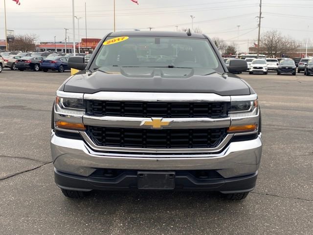 Used 2017 Chevrolet Silverado 1500 LT AWD/4WD image 2
