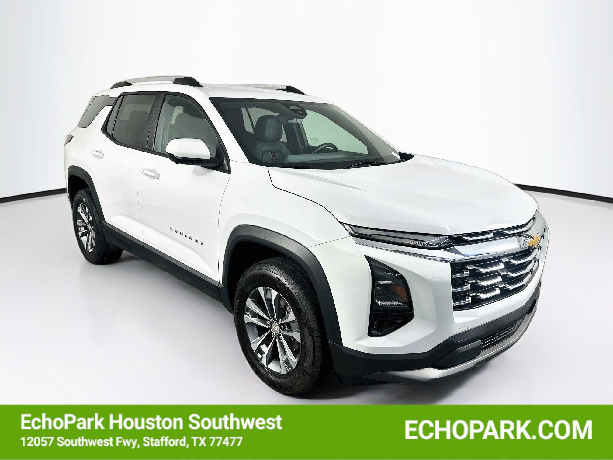 Used 2025 Chevrolet Equinox LT w/ Convenience Package II FWD image 1