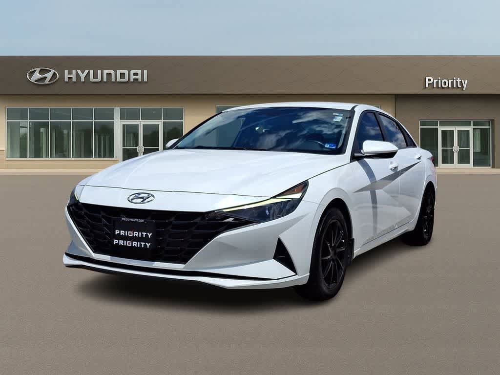 Used 2022 Hyundai Elantra SEL w/ Convenience Package FWD image 1