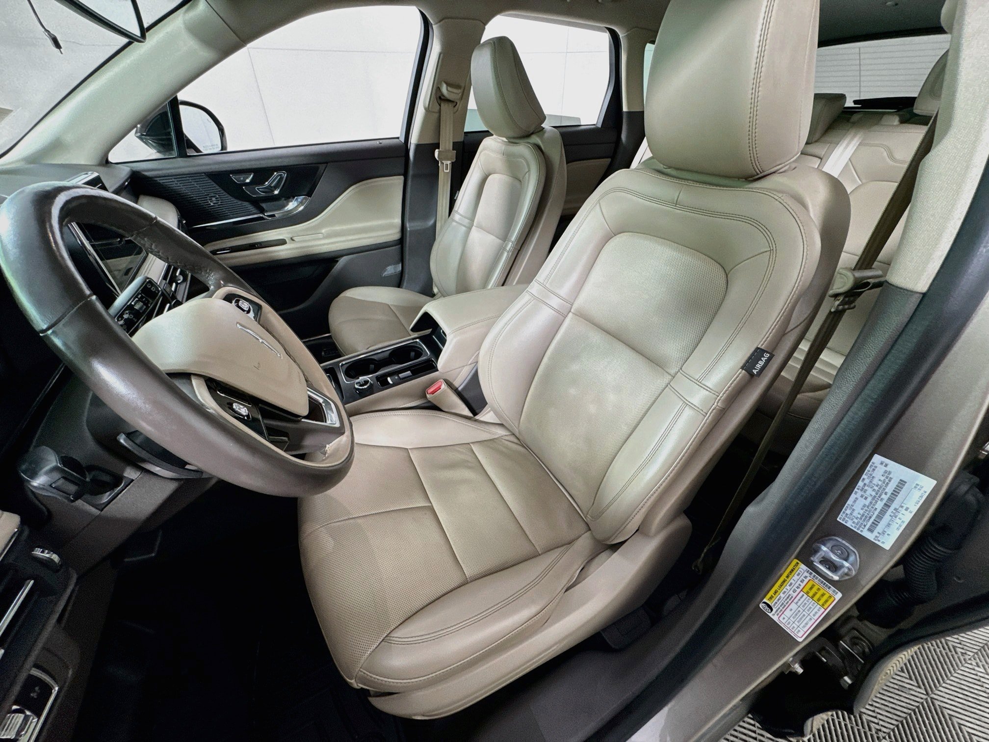 Used 2021 Lincoln Corsair AWD w/ Premium Package image 15