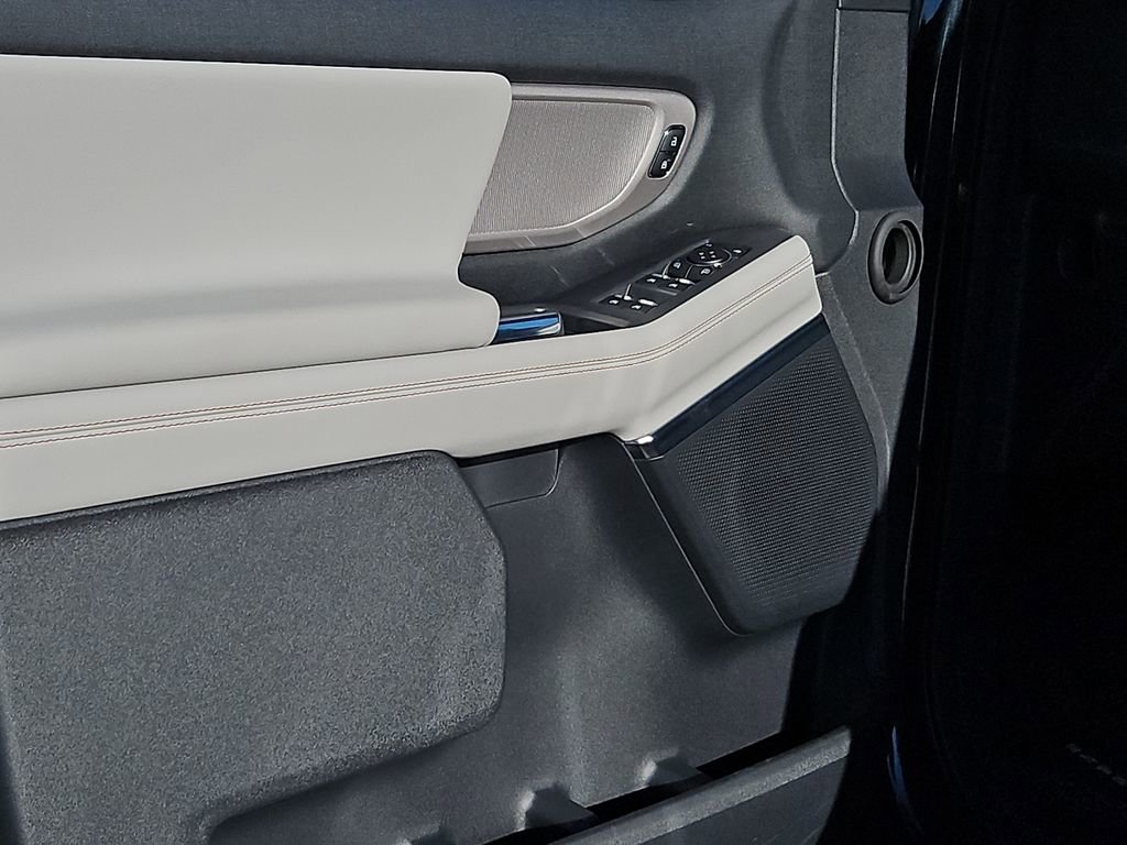 New 2025 Ford Expedition Max Active image 21