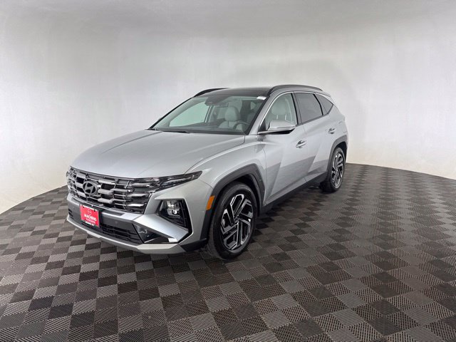 Used 2025 Hyundai Tucson Limited FWD image 3