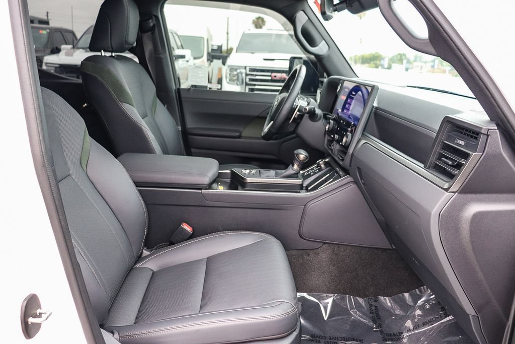 Used 2025 Lexus GX 550 AWD/4WD image 21