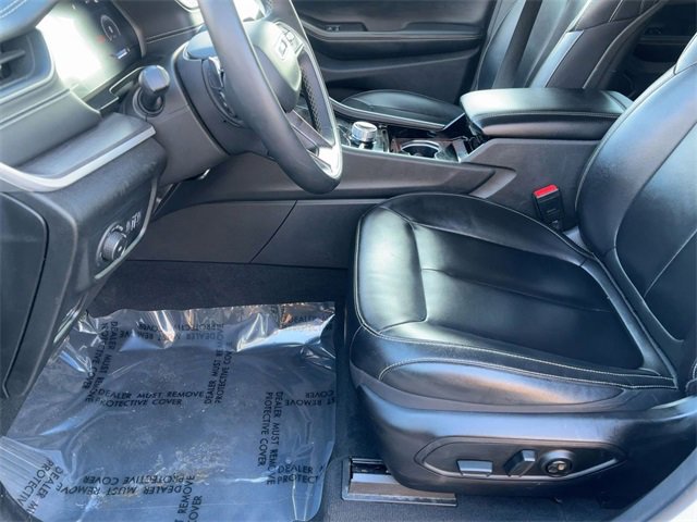 Used 2023 Jeep Grand Cherokee L Limited image 11