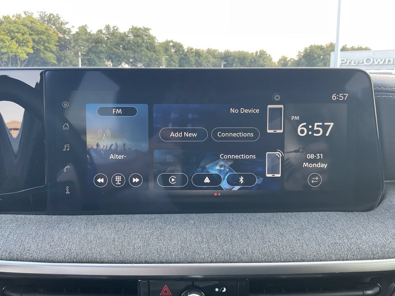 Used 2025 Nissan Kicks SV FWD image 26
