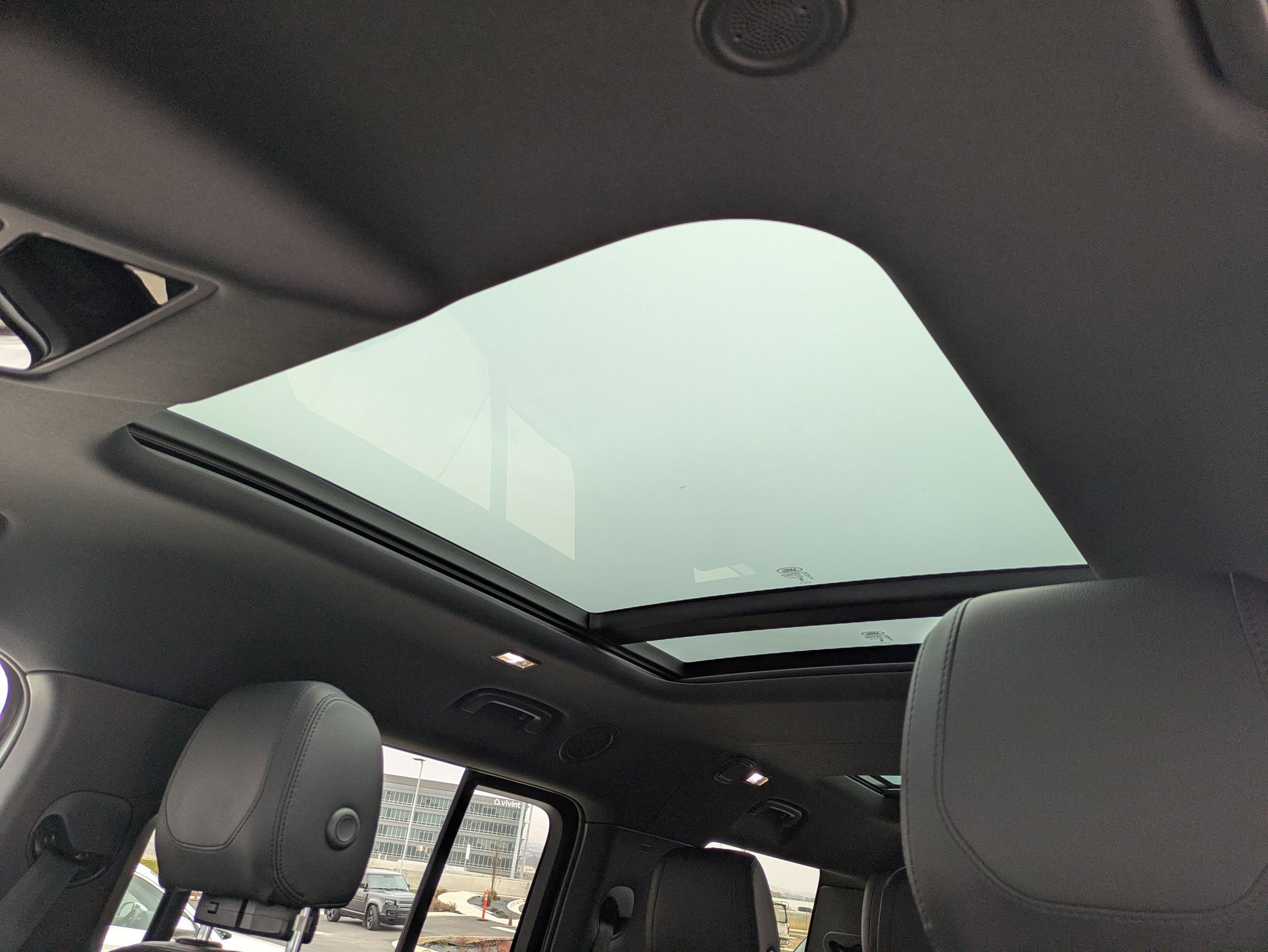 Used 2024 Land Rover Defender 130 X-Dynamic SE image 22