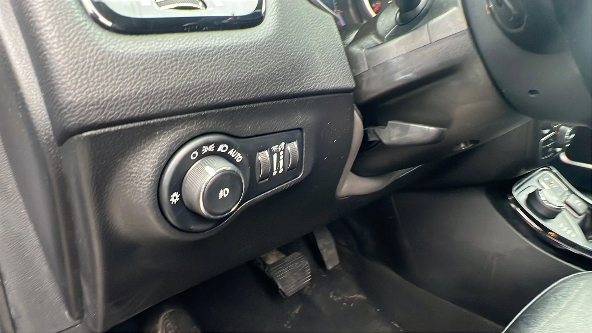 Used 2020 Jeep Compass Limited image 24