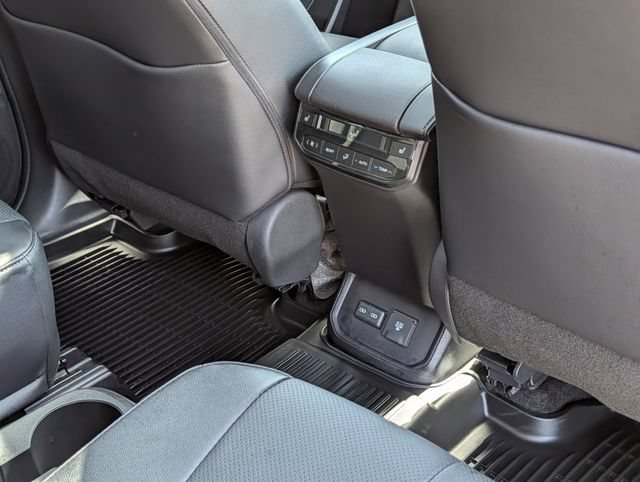 Certified 2025 Toyota Highlander Platinum AWD/4WD image 33
