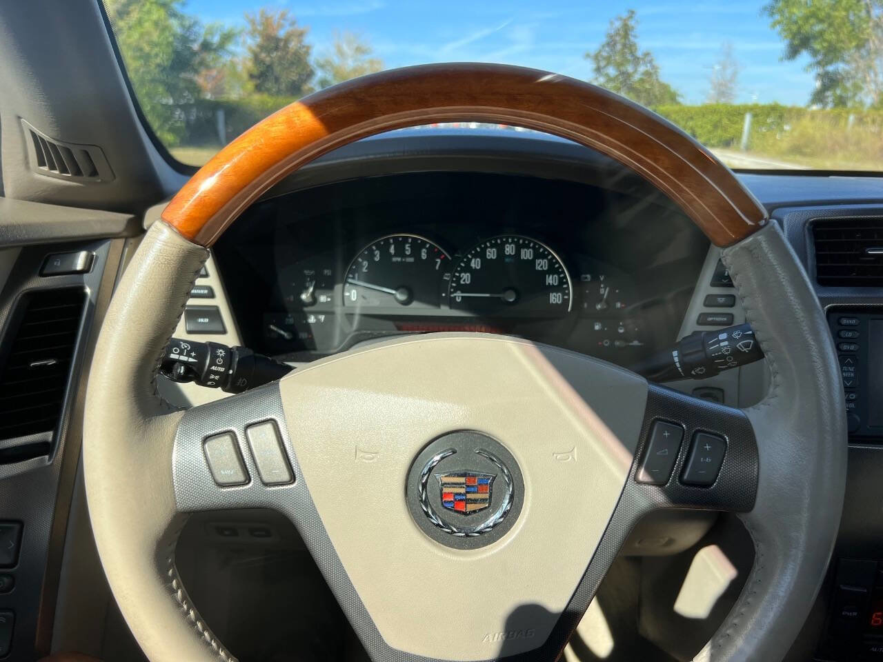 Used 2005 Cadillac XLR image 10